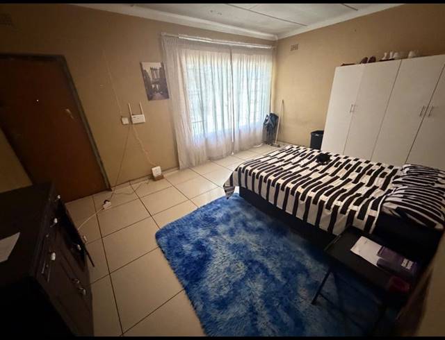 6 BEDROOM HOUSE FOR SALE IN VANDERBIJLPARK CE 2
